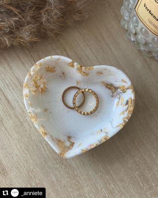 #Repost @_anniete ・・・ Mističky na prstýnky •můžete si zvolit jakýkoliv text,jméno nebo jen iniciály ( ty se pak ještě...